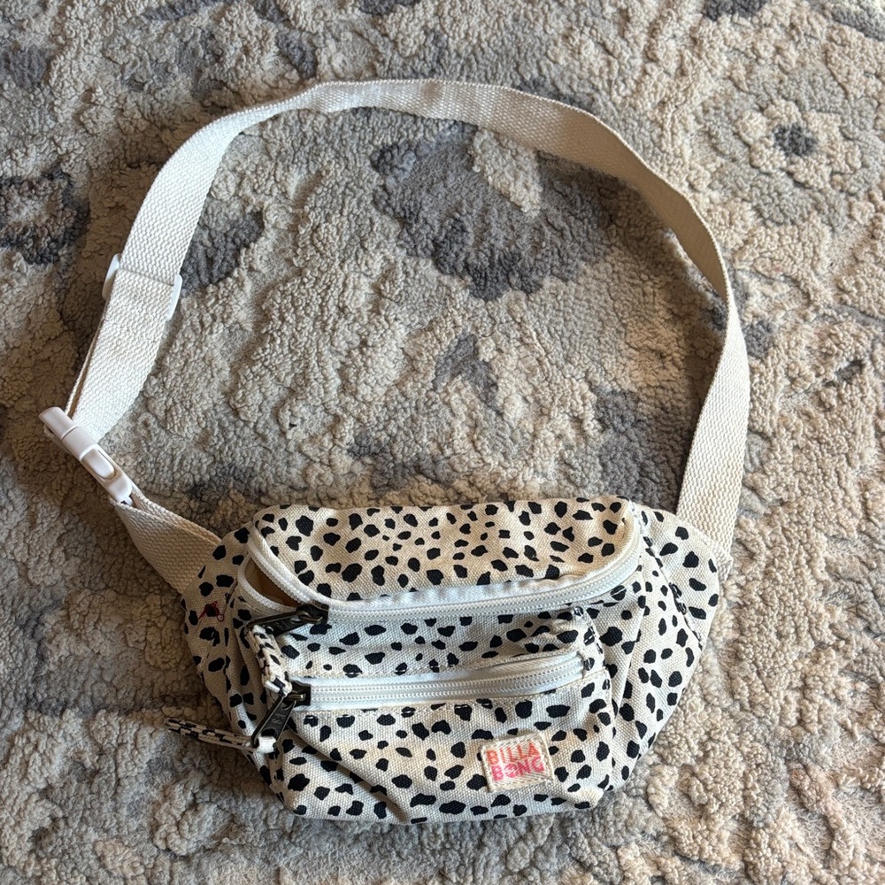 Billabong Cream & Black Spotted Kids Fanny Pack - Picture 4 of 6